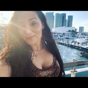 Meet your Posher, Desiree